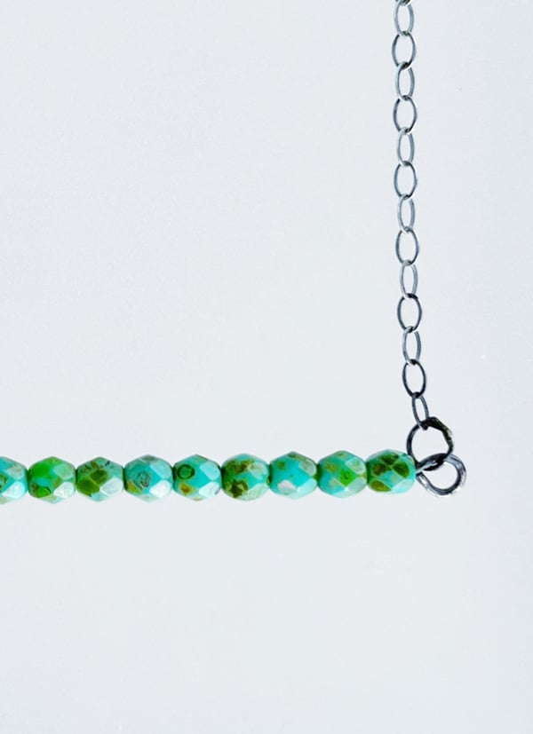 Image of Green Linear Necklace 