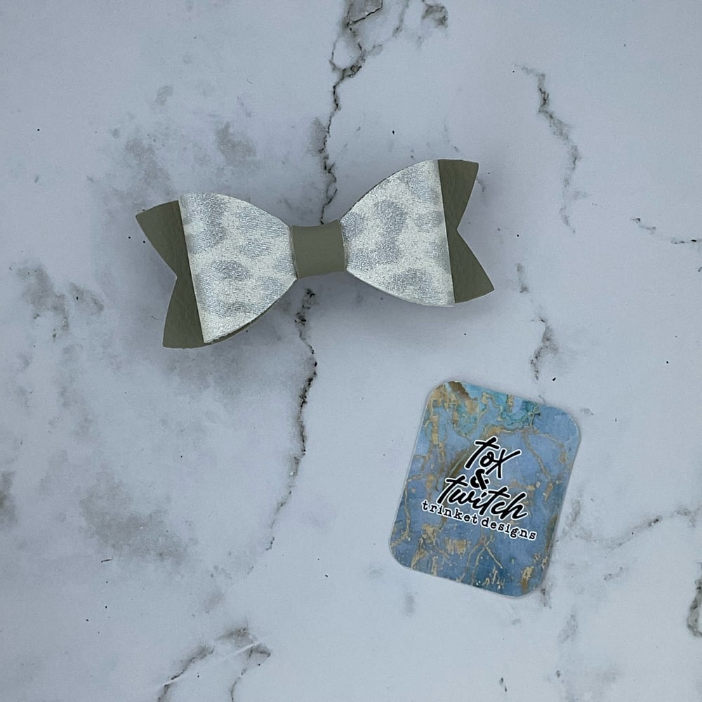 Image of Sweetheart ‘Leopard’ Bows