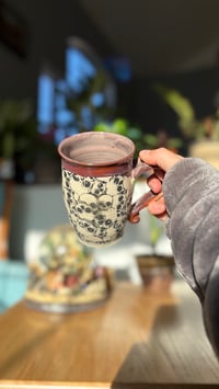 Image 3 of Skull mug 08