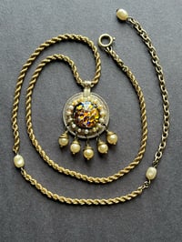 Image 2 of Kuchi resin opal (pearl)