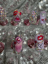 Image 9 of  Short Valentine’s Day press on nails, 