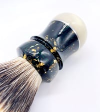 Image 3 of Obsidian Green & Pearl Gold