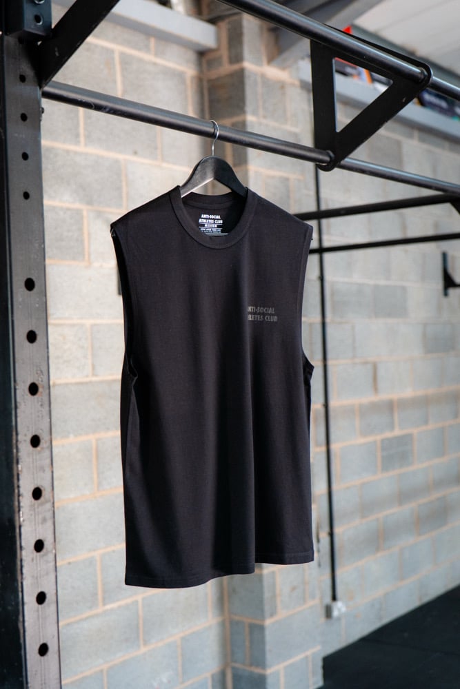 Image of RACE DAY VEST /BLACKOUT