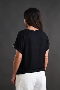 Image 6 of CAMISETA BÁSICA  NEGRA