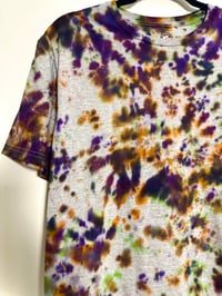 Image 5 of MEDIUM - TRICK OR TREAT TEE 