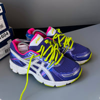 Image 1 of  2 sizes available 