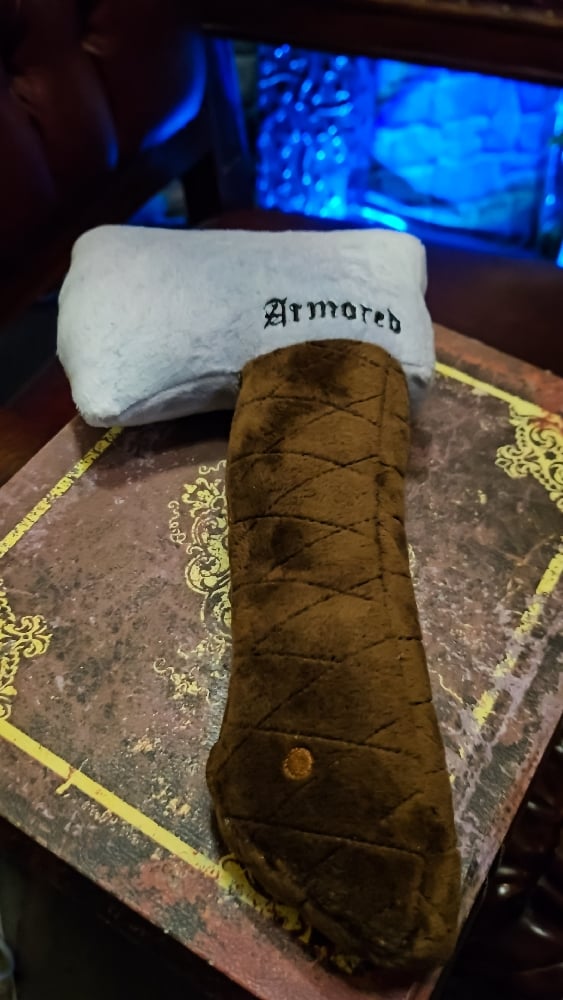 👑The Armored Kingdom Barkbreaker Axe Squeaky Dog Chew Toy