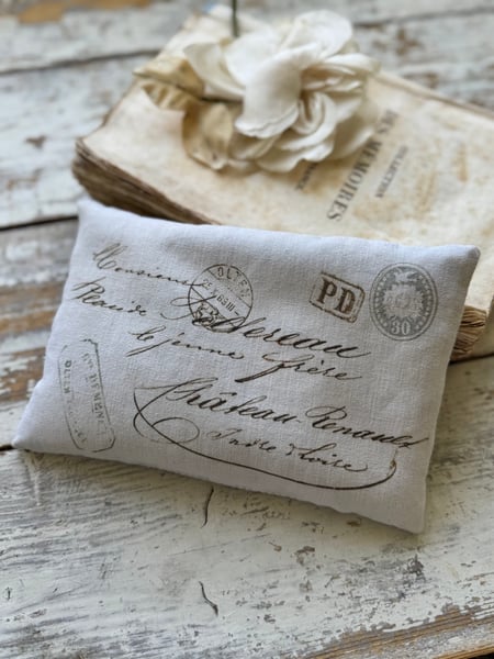 Image of Lavender pillow Chateau