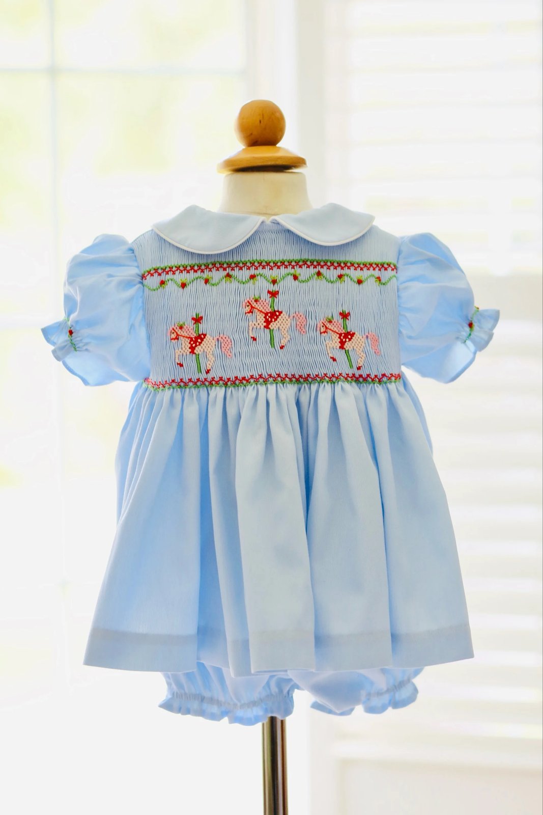 Ready to ship two girl chtistmas dress linen dress with bow in front sale and apron dress with pockets