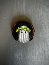 Image 1 of Mini retrato de fantasma con flores