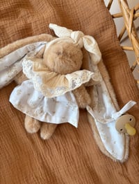 Image 2 of DOUDOU ET SA TENUE ROMANTIQUE BEIGE