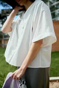 Image 3 of Camisa Camilia Blanca ZUBI