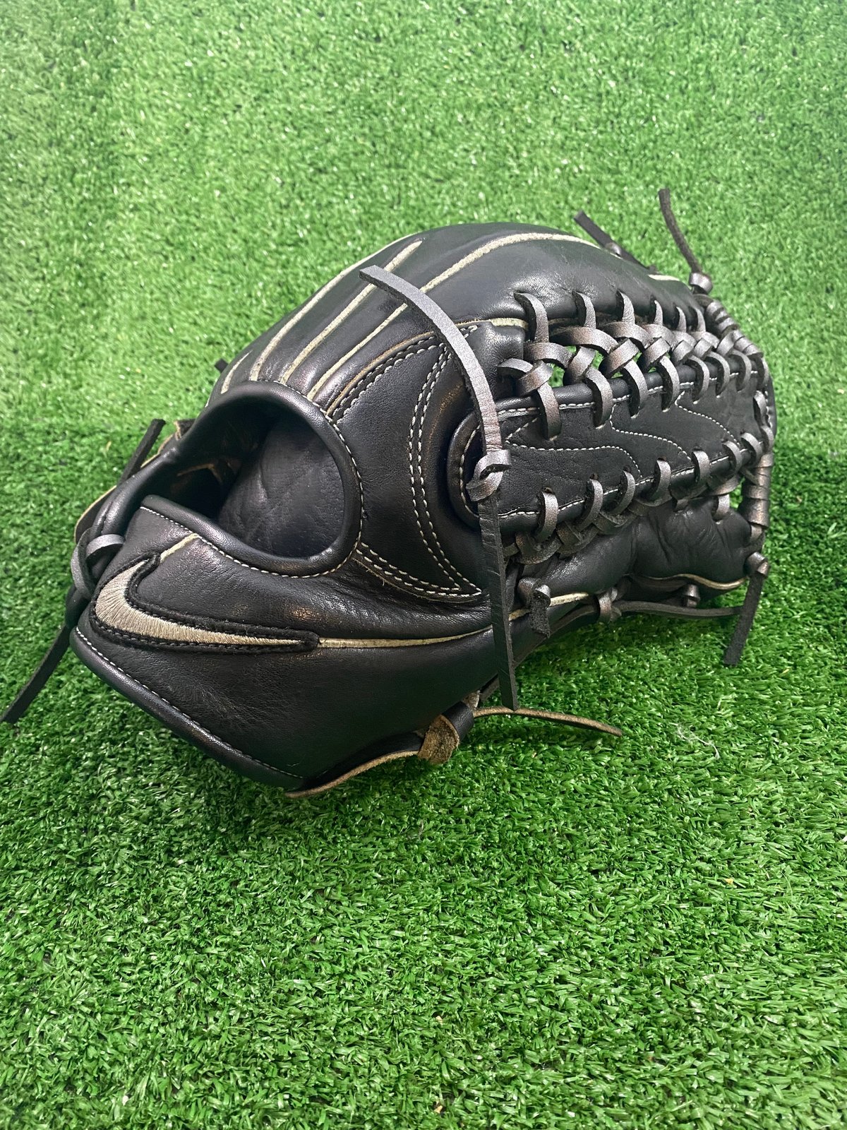 nike shado edge glove