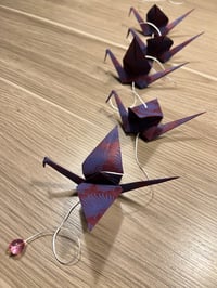 Image 2 of Bird is the word - girlander med 5 origamifugler, mørk lilla