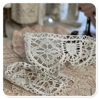 Image 2 of 1m of vintage french lace 9cm wide
