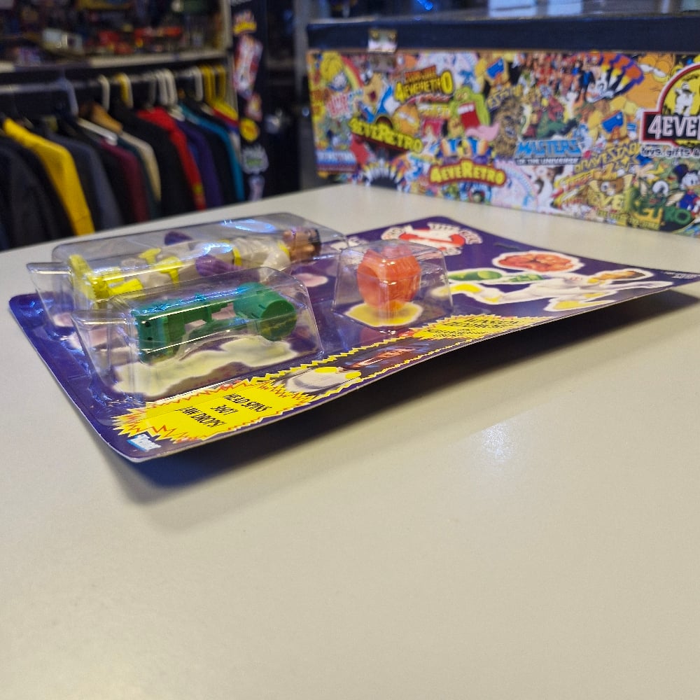 Image of Kenner The Real Ghostbusters Fright Features Winston Zeddemore & Scream Roller Ghost (Carded)