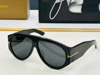 Image 5 of TomFórd Shades