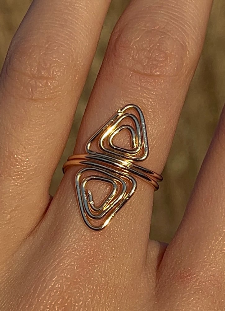 Image of Triangle Wire Ring