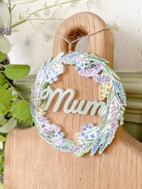 Floral Wreath Mum Hanger