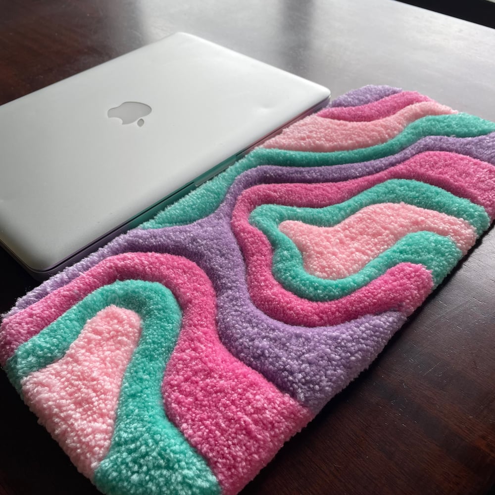 Fluffy GROOVY GIRLY keyboard 