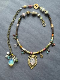 Image 2 of Waziri Opal necklace (4)