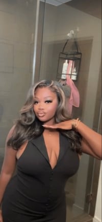 Image 4 of “BADDIE” 13x6 frontal wig