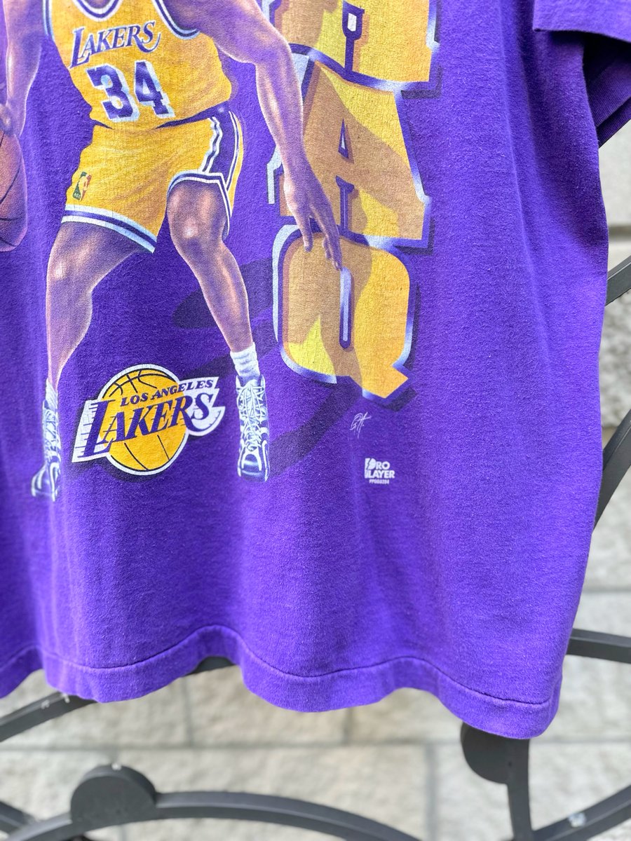 Image of RARE 90’S VINTAGE PRO PLAYER “SHAQUILLE O’NEAL - LOS ANGELES LAKERS” CARICATURE, SIZE: XL