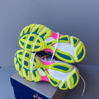 Image 5 of size: us7.5 uk5.5 eu39 cm24.5