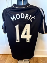 Image 3 of Tottenham Hotspur “MODRIĆ 14” 2008/09 Third Shirt + PL patches (L)