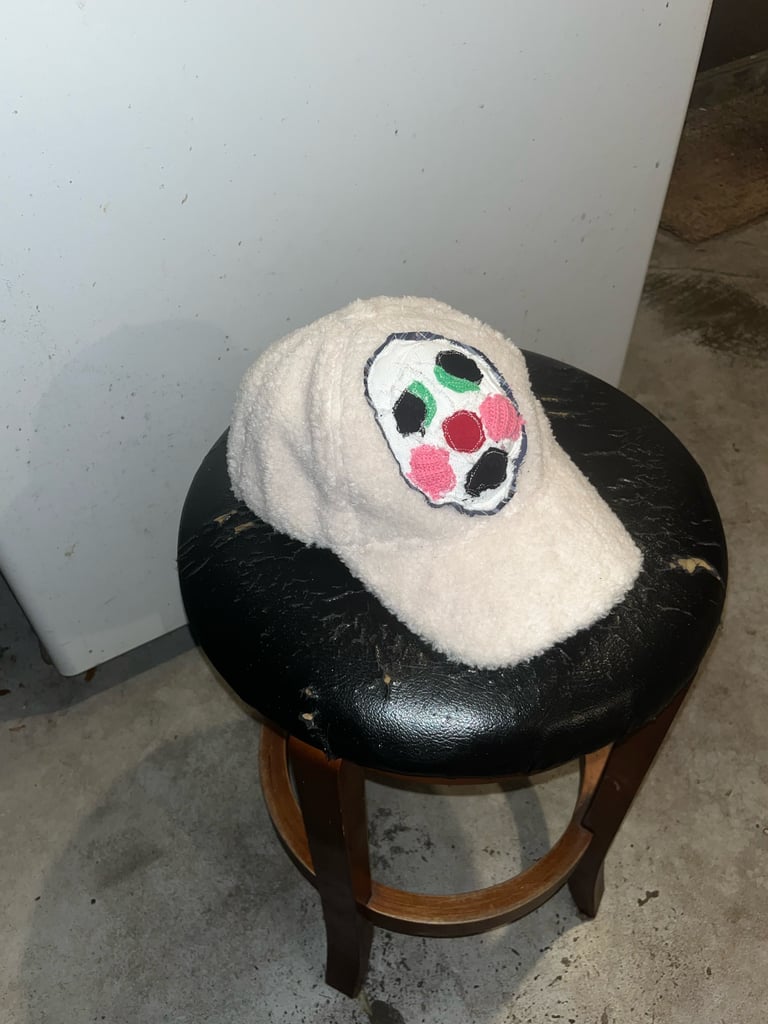 Halve a Hat the Mind  Image 3