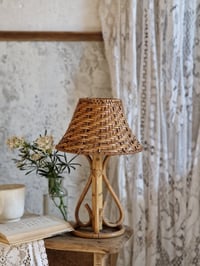 Image 1 of La lampe en rotin 