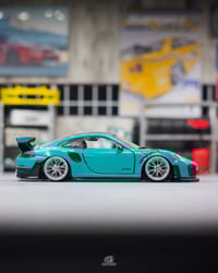 Image 7 of PORSCHE 911 GT2 RS CUSTOMS