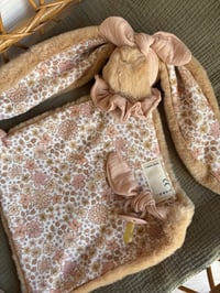 Image 3 of DOUDOU ENVELOPPANT MINI FLEURI PASTEL