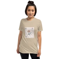 Image 1 of T-shirt Unisexe 100% coton beige imprimé la belle vie, logo sebelle derrière