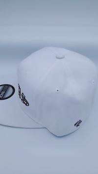 Image 2 of LOCAS SNAPBACK WHITE HAT