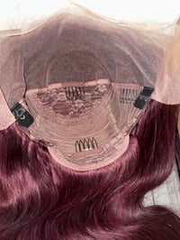 Image 3 of 26 inch 99j body wave wig