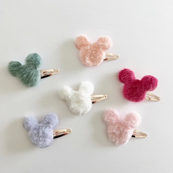 Image of Faux Fur Magic Mouse Snap Clip