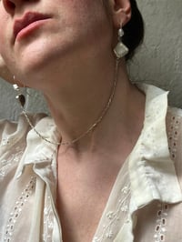 Image 1 of Earpiece Moonstone und Keshi