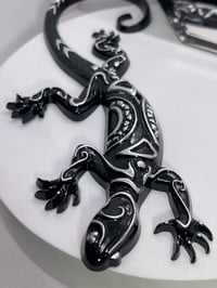 Image 4 of Handcrafted Resin Lizard