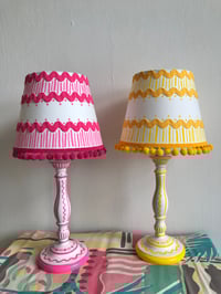 Image 4 of Pink Daisy Lamp