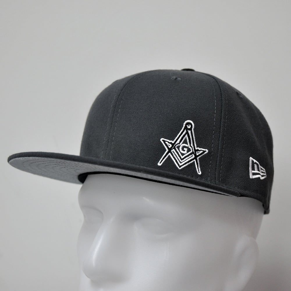 Image of New Era 5950 Fitted Cap - Graphite Flawless