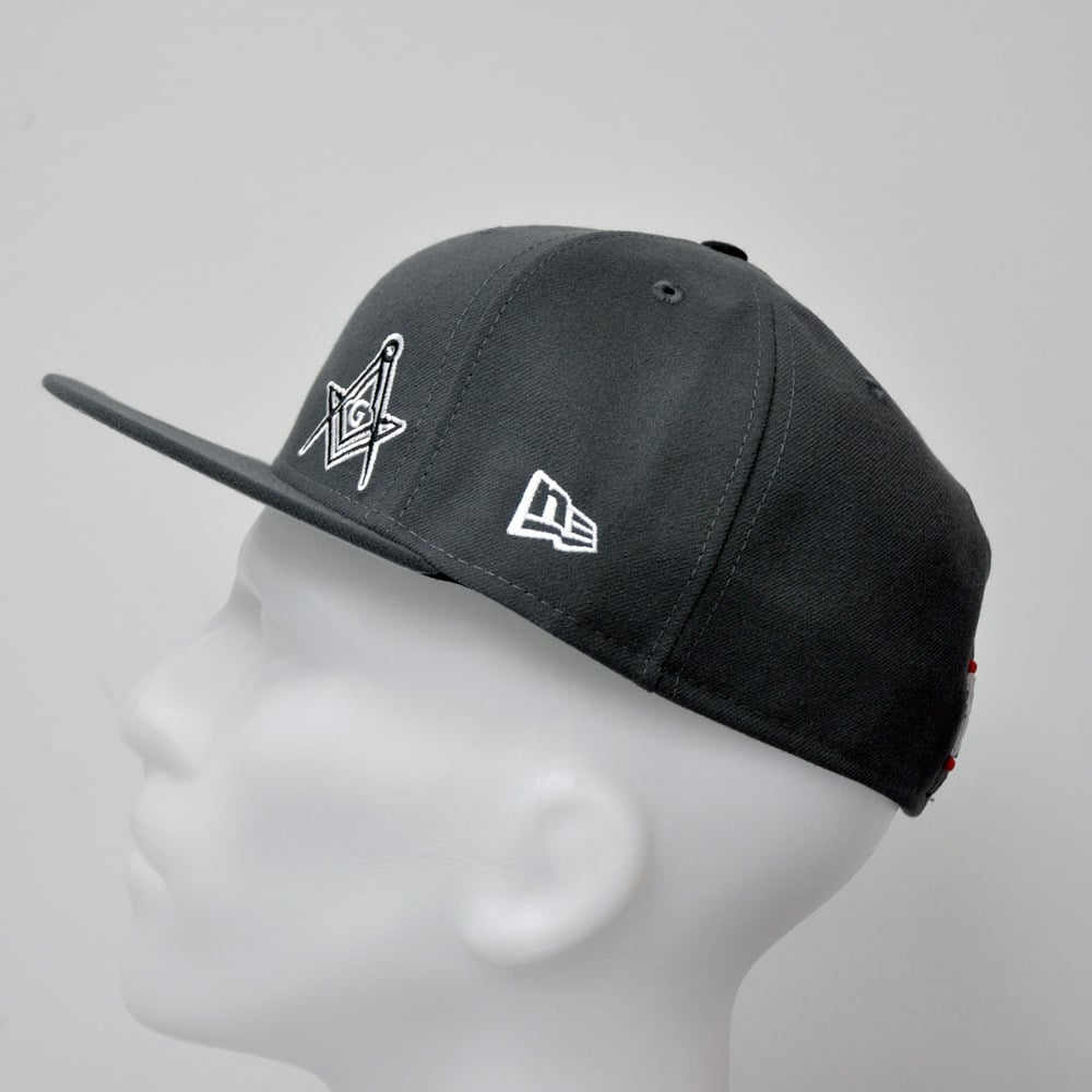 Image of New Era 5950 Fitted Cap - Graphite Flawless