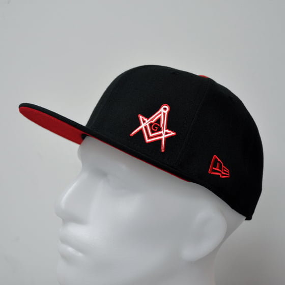 Image of New Era 5950 Fitted Cap - Black-Scarlett Flawless