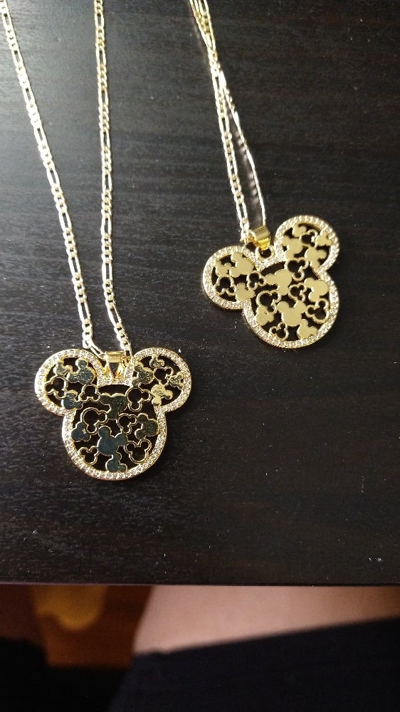 Disney Womens Mickey Mouse Necklace 16
