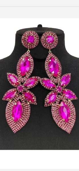 Image of DANGLING GOLD EARRINGS FUCSHIA STONES