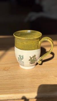 Image 3 of Planter Mug 07