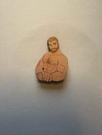 Image 2 of pin’s en bois « Le blond »