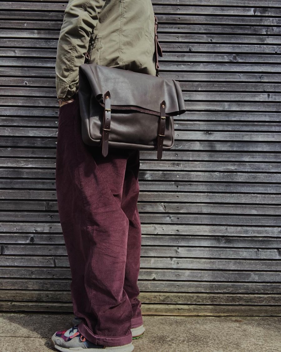 Image of Leather messenger with folded top in oiled leather Musette Satchel with adjustable shoulderstrap