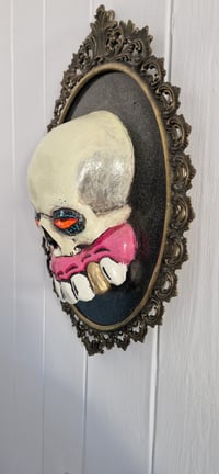Image 2 of Skullpture (Framed relief) 