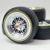 Image 3 of 1:25 15" 30 spoke V tire